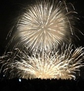 ぎおん祭りの花火は7月25日です。