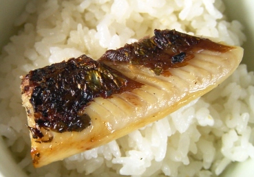 ご飯にのせてみました