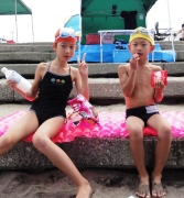 姉弟の海水浴