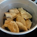 カット麸をあまじょっぱく煮つけ