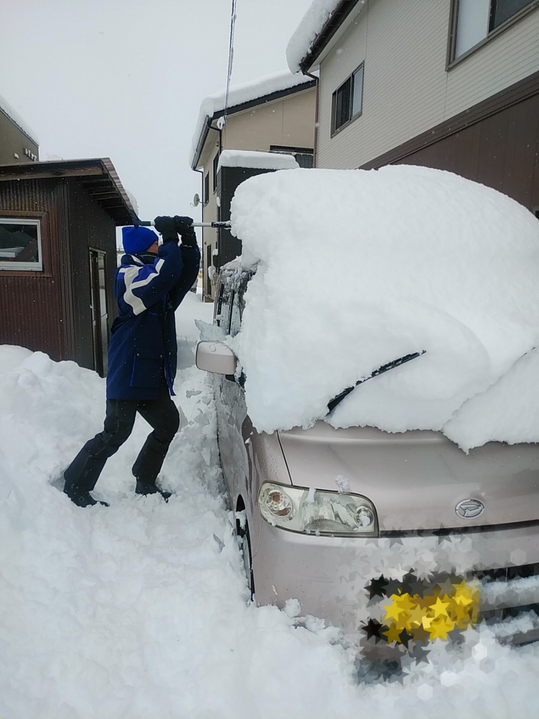 車の雪もおろします
